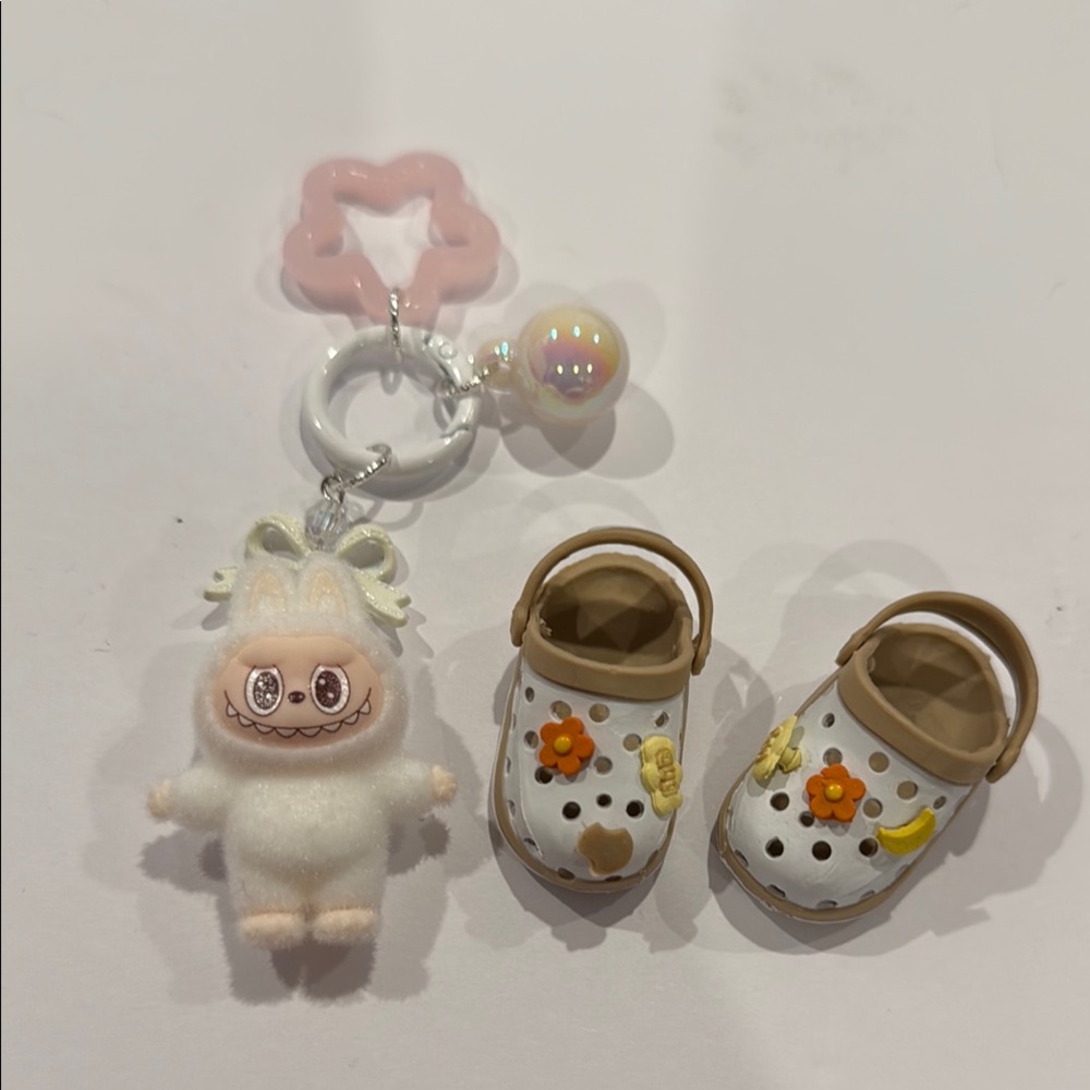 Labubu White bag Charm/Keychain with Labubu Crors with additional gibbets Bundle